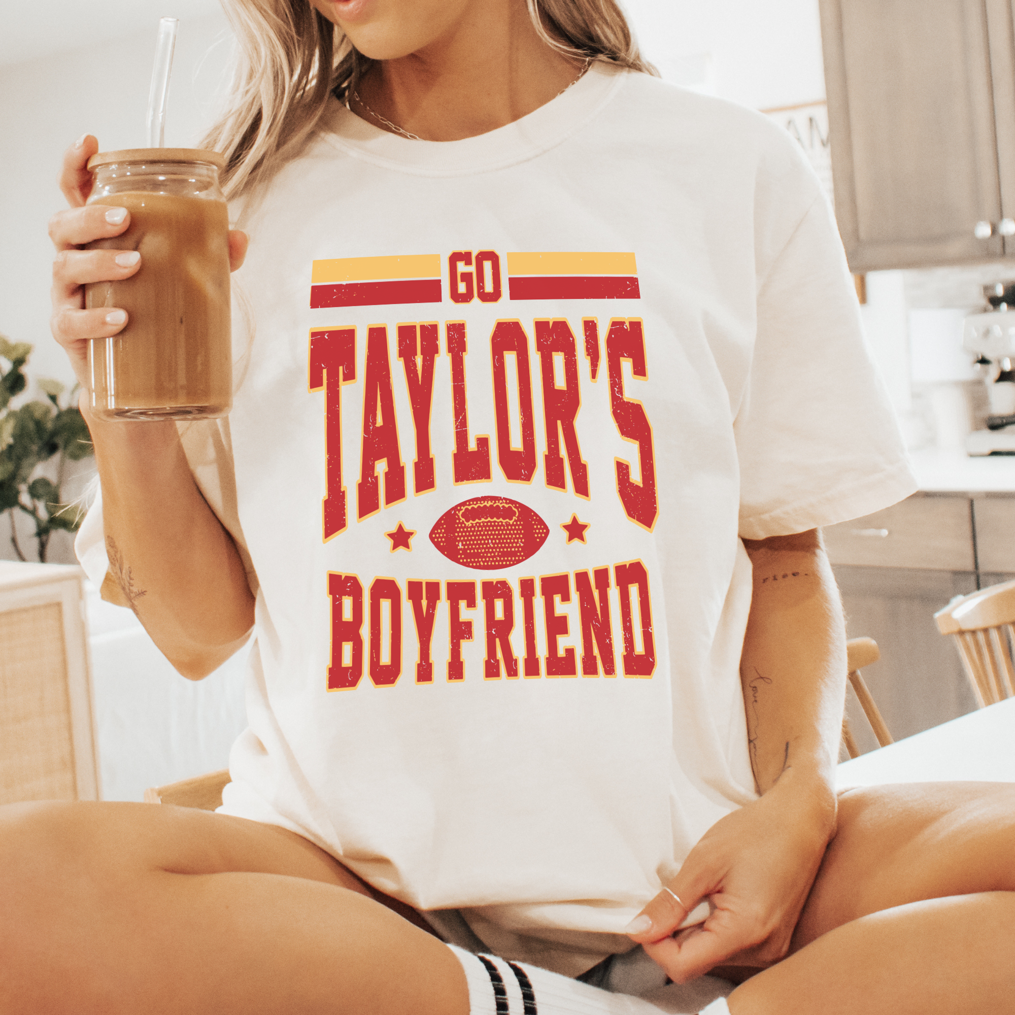 GO TAYLOR'S BOYFRIEND
